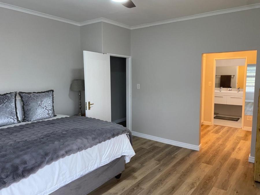 4 Bedroom Property for Sale in Die Wingerd Western Cape